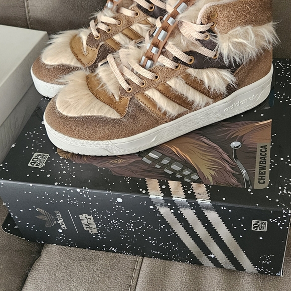 Shoes - Picture 2 of 4